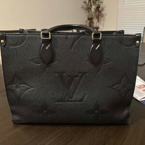 SALE/TRADE Louis Vuitton On The Go MM Black